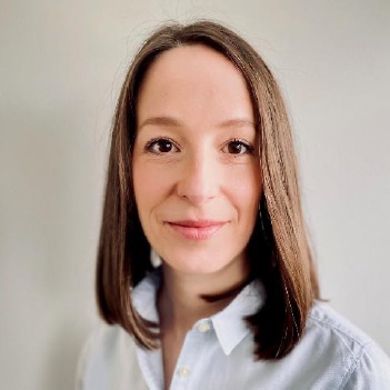 Dr. Nadine Schneider